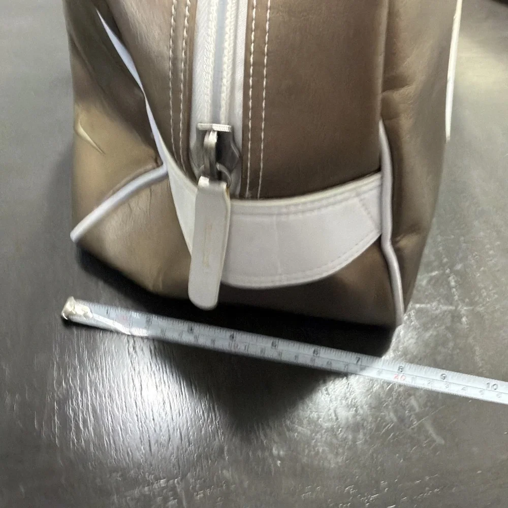 Rare!  NIKE Travel Bag Gold